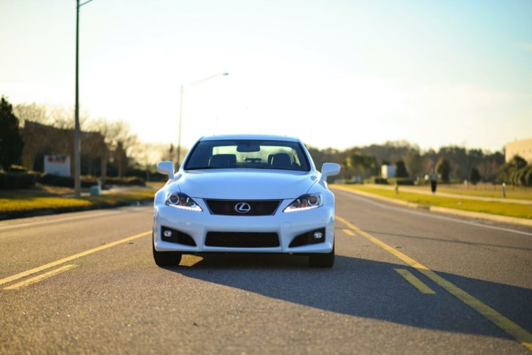 Lexus IS F будет представлен в ноябре и станет конкурентом BMW M3