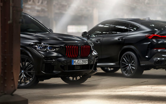 BMW X5 и X6 серии Black Vermilion и BMW X7 в чёрном металлике Frozen Black