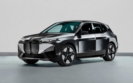 BMW iX Flow - необычный автомобиль, меняющий цвет