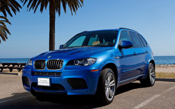 BMW отзывает 917.000 авто из-за опасений пожаров в моторном отсеке