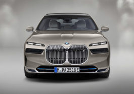 BMW i7